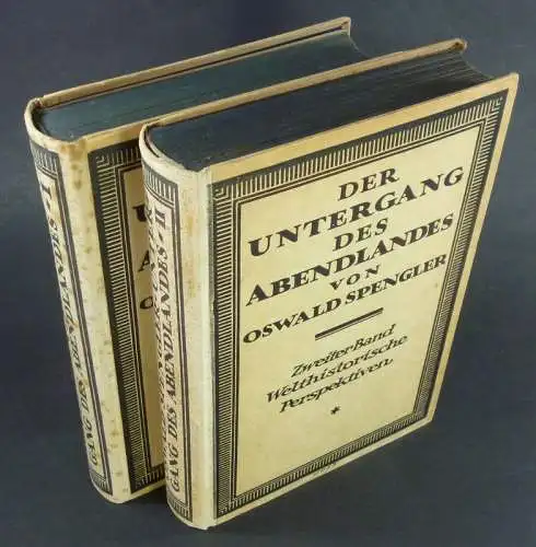 Spengler, Oswald: Der Untergang des Abendlandes. Umrisse einer Morphologie der Weltgeschichte. Bd.1: Gestalt und Wirklichkeit. + 2. Bd.: Welthistorische Perspektiven. (in 2 Bde.). 