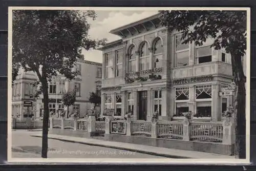 [Echtfotokarte schwarz/weiß] Hotel Strandterrasse,Ahlbeck.Seebad Gegenüber der Seebrücke - Fernsprecher : 177. 