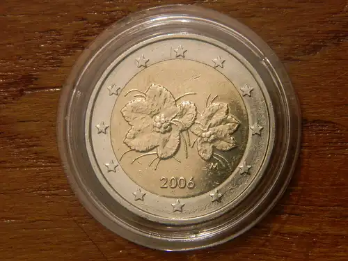 Fehlprägung, sehr selten: 2 Euro Finnland / Suomi 2006 regulär GUTER ERHALT