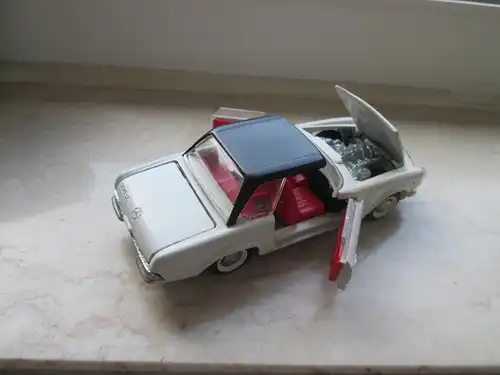 1:43 Tekno Mercedes Benz 280 SL weiß