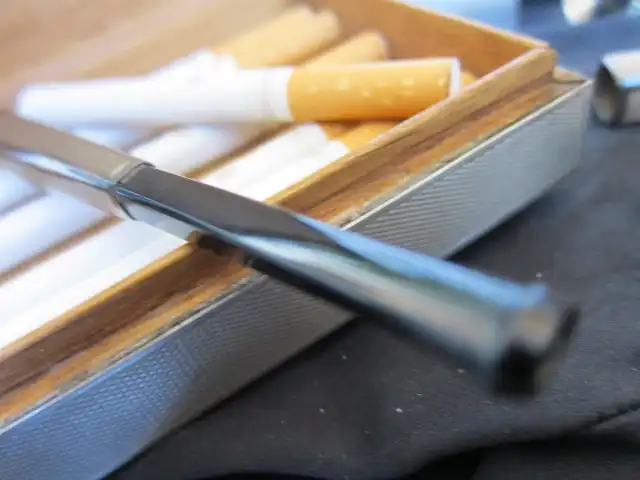 C W WIDMANN Zigarettendose  guillochiert , Silber 835 gepunzt, Holzeinsatz 5