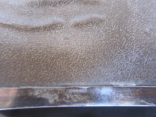 C W WIDMANN Zigarettendose  guillochiert , Silber 835 gepunzt, Holzeinsatz 8