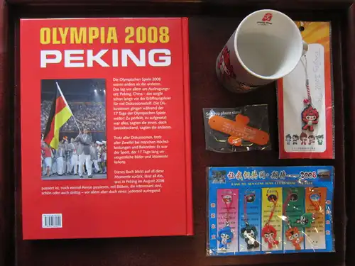 China Peking Beijing Olympia 2008 Buch " Friendlies " Tasse Schlüsselanhänger Handyanhänger