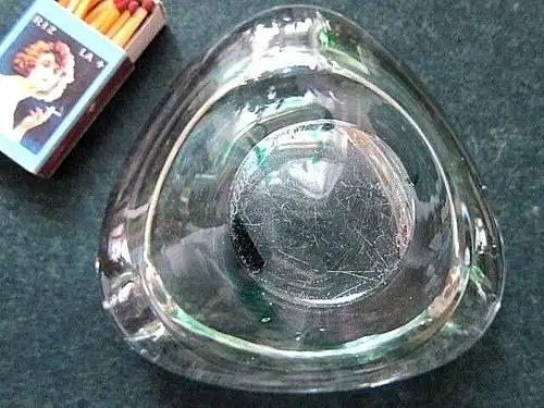 MAX VERBOEKET 1950, signiert Maastrich Holland Ascher Glas grün / klar 13,5 cm ³