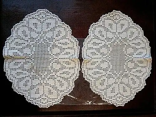 2 x Tischset Deckchen "Art Deco" abstrakt handgehäkelt beige 100% Baumwolle OVAL