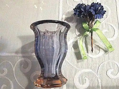 MOSER Vase 7'eck Schälschliff, Amethyst / Rose', H.10 cm, 20.Jhd, Vitrinenzustd.