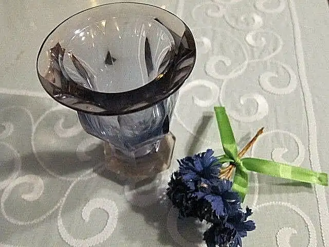 MOSER Vase 7'eck Schälschliff, Amethyst / Rose', H.10 cm, 20.Jhd, Vitrinenzustd. 1