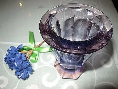 MOSER Vase 7'eck Schälschliff, Amethyst / Rose', H.10 cm, 20.Jhd, Vitrinenzustd.