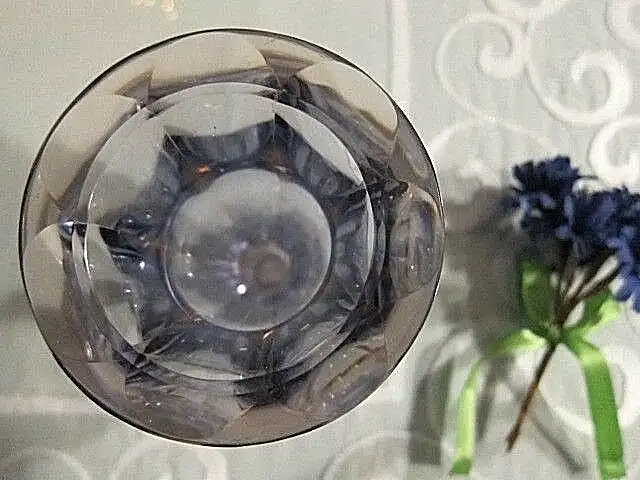 MOSER Vase 7'eck Schälschliff, Amethyst / Rose', H.10 cm, 20.Jhd, Vitrinenzustd. 3