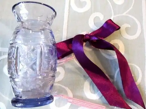 Moser(?!) Facettenschliff Vase amethystviolett lila 11cm. 20.Jhd. Vitrinenzustd.