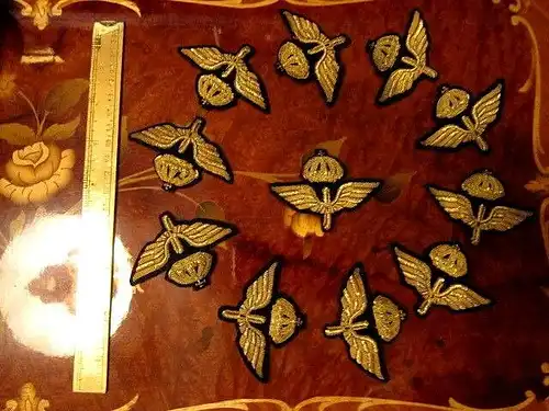 1 Hand Stickerei Emblem "Krone Flügel" Luftwaffe schwarz Bouillon GOLDfäden 7 cm
