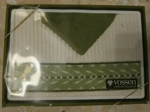 VOSSEN Handtuch & Waschhandschuh beige grün Blattmuster in Geschenkbox W-Germany
