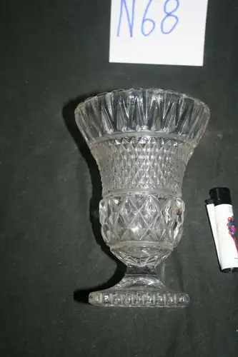 (N68) Pressglas-Vase
