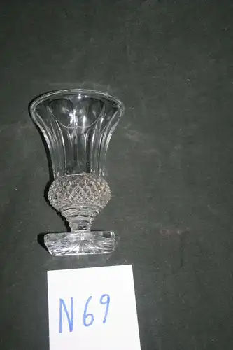 (N69) Pressglas-Vase