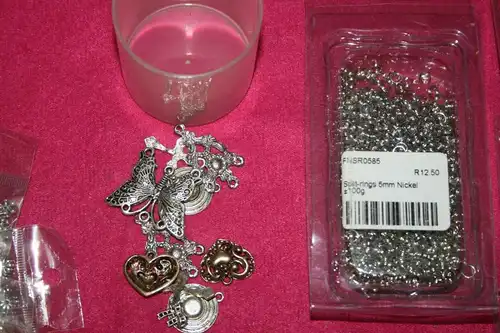 (D86)  Posten Schmuck-Bastelset