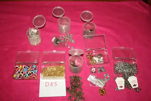 (D85)  Posten Schmuck-Bastelset