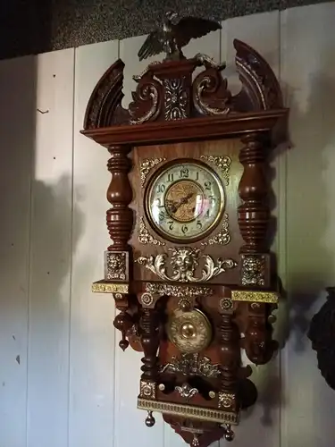 Freischwinger,Wanduhr