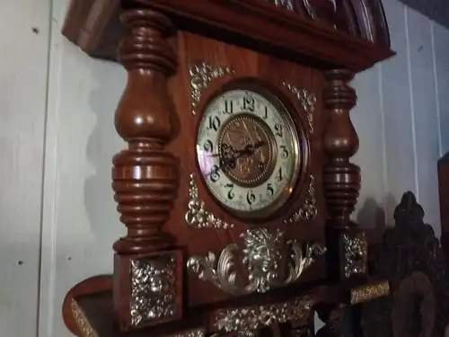 Freischwinger,Wanduhr