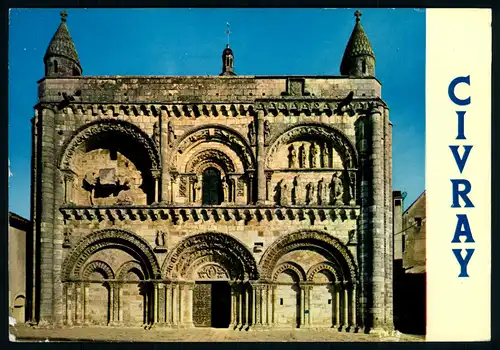 AK    Civray : Eglise St Nicolas du XIIè s. remarquable facade romane ..... [ D401 ]