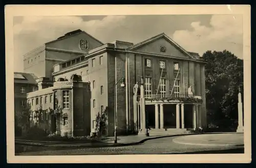 AK   Stralsund - Stadttheater ..... [ D626 ]