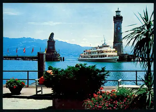 AK   Lindau / Bodensee - Hafeneinfahrt mit MS Stuttgart ..... [ H416 ]