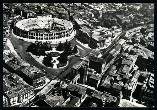 AK   Verona Panorama ..... [ H421 ]