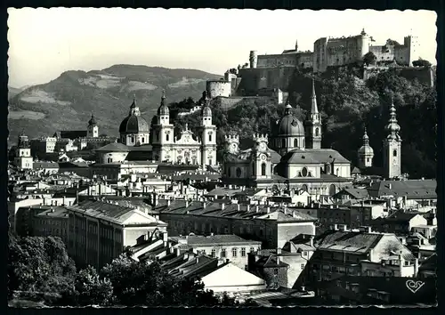 AK    Salzburg - Altstadt - Blick von der Humboldt Terrasse ..... [ H545 ]
