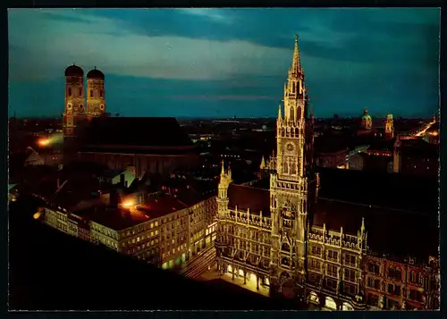 AK    München : Sonnenuntergang mit Rathaus + Frauenkirche ..... [ H697 ]