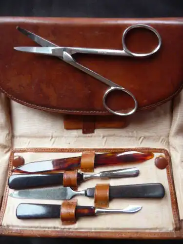 Nageletui / Reiseetui, Leder - COLLIN SCHERE - um 1920?