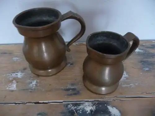 1/2 PINT, GILL - 2 Messgefäße - Zinn, bronziert