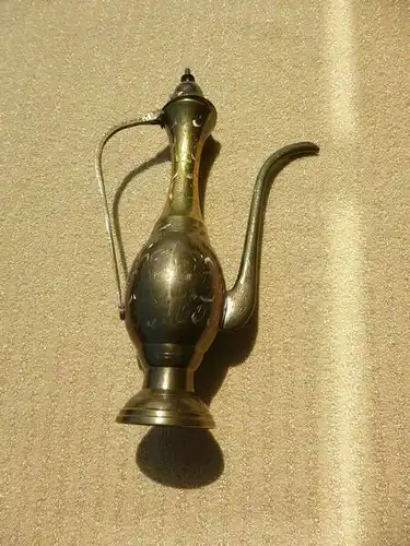 Antiker Messing Krug m. Deckel Kanne Ornamente graviert ziseliert orientalisch