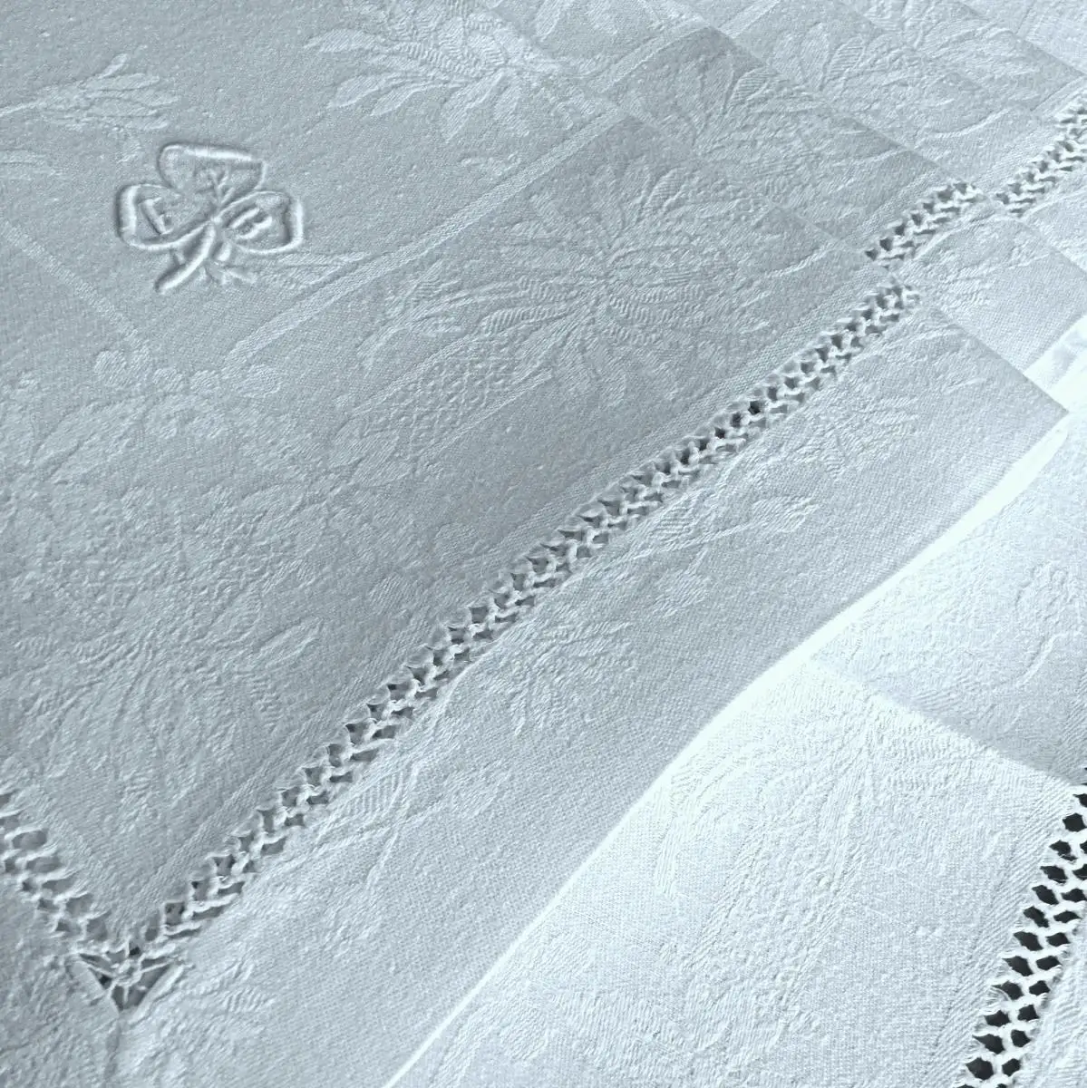 10 große antike LEINEN SERVIETTEN mit  HOHLSAUM HANDARBEIT und MONOGRAMM  