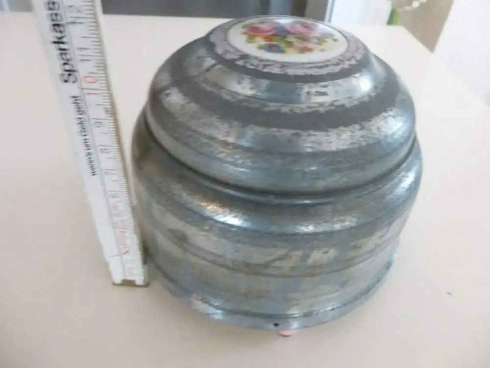 Antike Spieluhr & Puderdose Blech vermutlich Schweiz um 1900 - Vintage 10