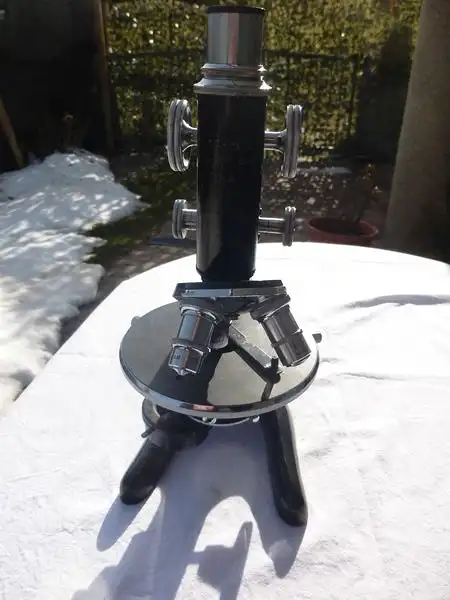 antikes Mikroskop W.&H. Seibert Wetzlar im Holzkasten mit Objektiv Ernst Leitz Wetzlar Peripla 9