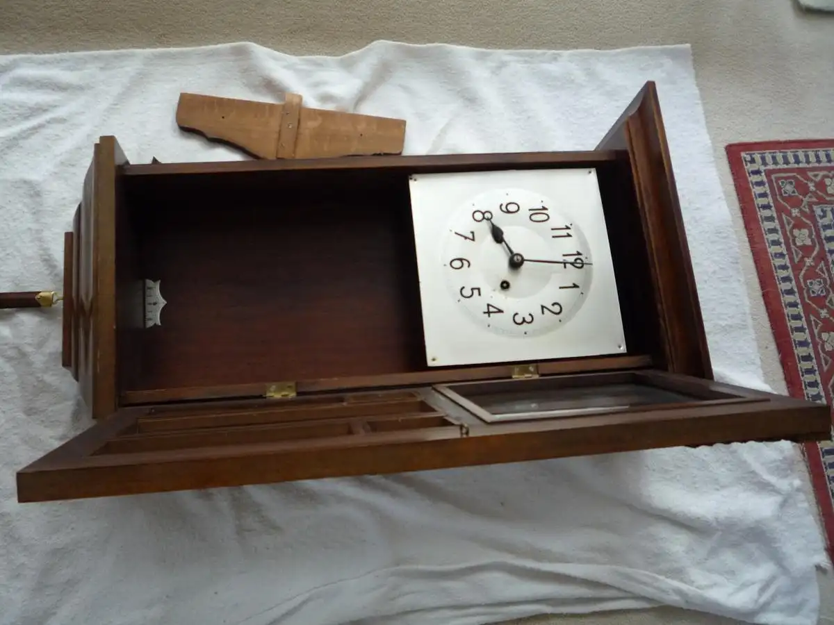 antike Wanduhr Pendeluhr Karl Lauffer  2