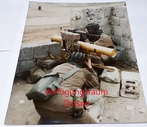 NVA Fotografien Tragbarer Panzerabwehrkomplex Fagott in Feuerstellung  40 cm x 50 cm