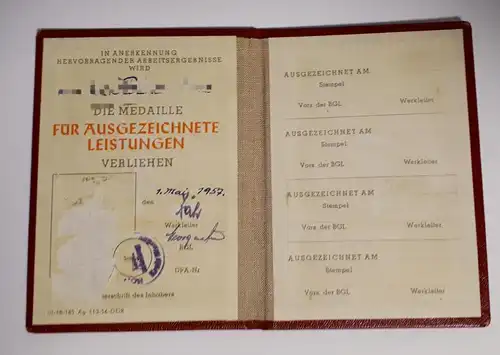 Urkunde Für ausgezeichnete Leistungen 1957