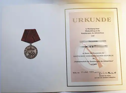Urkunde für Verdienstmedaille der Kampfgruppen der Arbeiterklasse