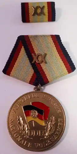 Orden Für 20 Jahre treue Dienste in der Nationalen Volksarmee in Gold