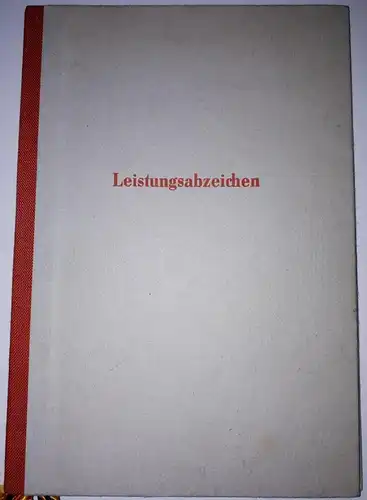 DDR NVA Leistungsabzeichen mit Verleihungsmappe und Urkunde