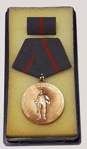 DDR Ehrenzeichen Für Verdienste in der Reservistenarbeit in Bronze