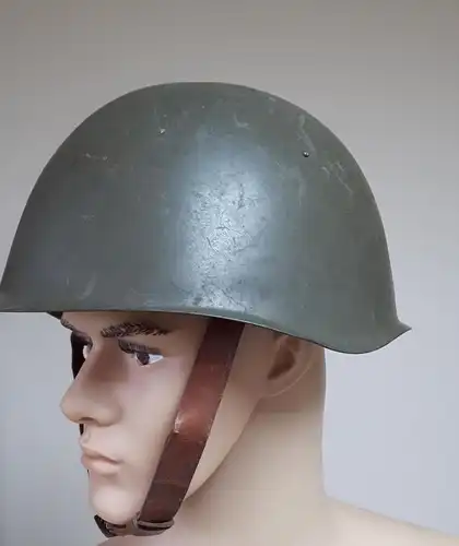 Original Tschechischer Stahlhelm Größe 53