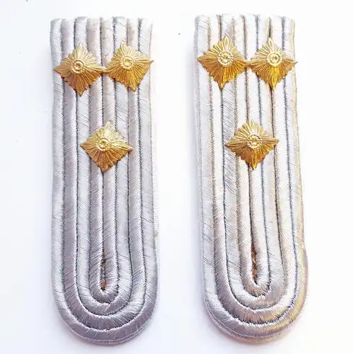 NVA Schulterstücke mot. Schützentruppen Oberleutnant