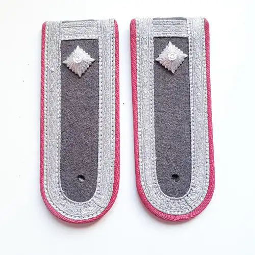 NVA Schulterstücke Panzer Feldwebel