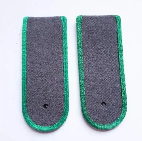 DDR NVA Schulterklappen Grenztruppen Soldat