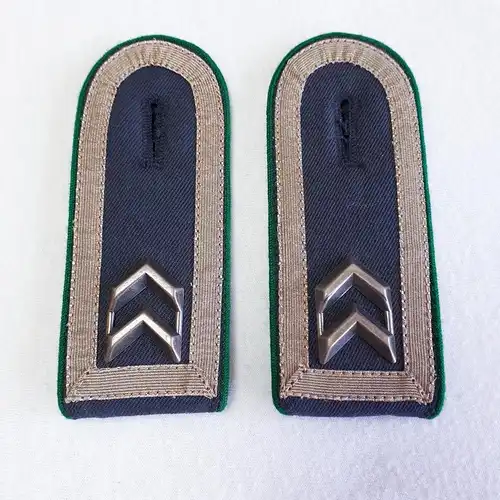 Bundeswehr Schulterstücke Oberfeldwebel Waffenfarbe Jägergrün