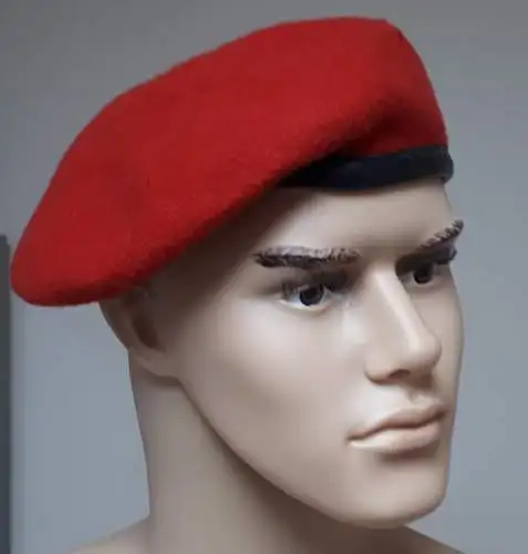 Bundeswehr Barett BW Mütze Farbe Rot Größe: 59