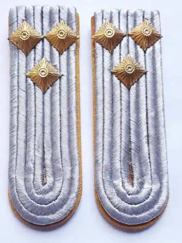 DDR NVA Schulterstücke Nachrichtendienst Oberleutnant