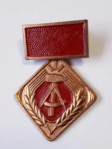 DDR Abzeichen Aktivist der sozialistischen Arbeit