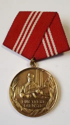 DDR MdI Medaille für treue Dienste in den Kampfgruppen der Arbeiterklasse in gold